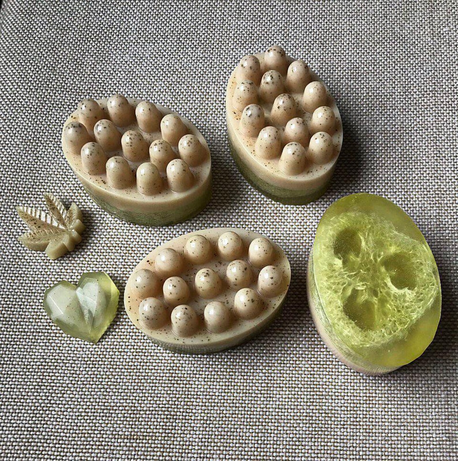 Kohvi & luffa duo — käsitsi valatud massaažiseep, 2 × 100 g